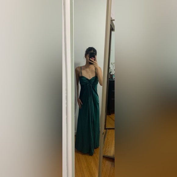 le chateau Dresses & Skirts - Elegant Green Spaghetti Strap Dress